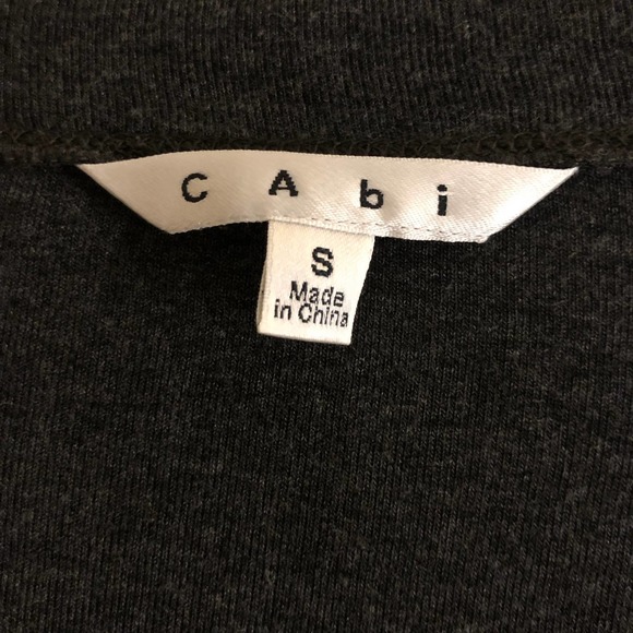 Cabi Women’s Gray V Neck Stretch Offhand Top - Picture 4 of 6